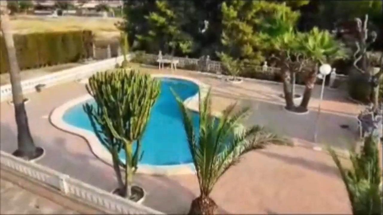 Extraordinaria villa con dos viviendas gemelas