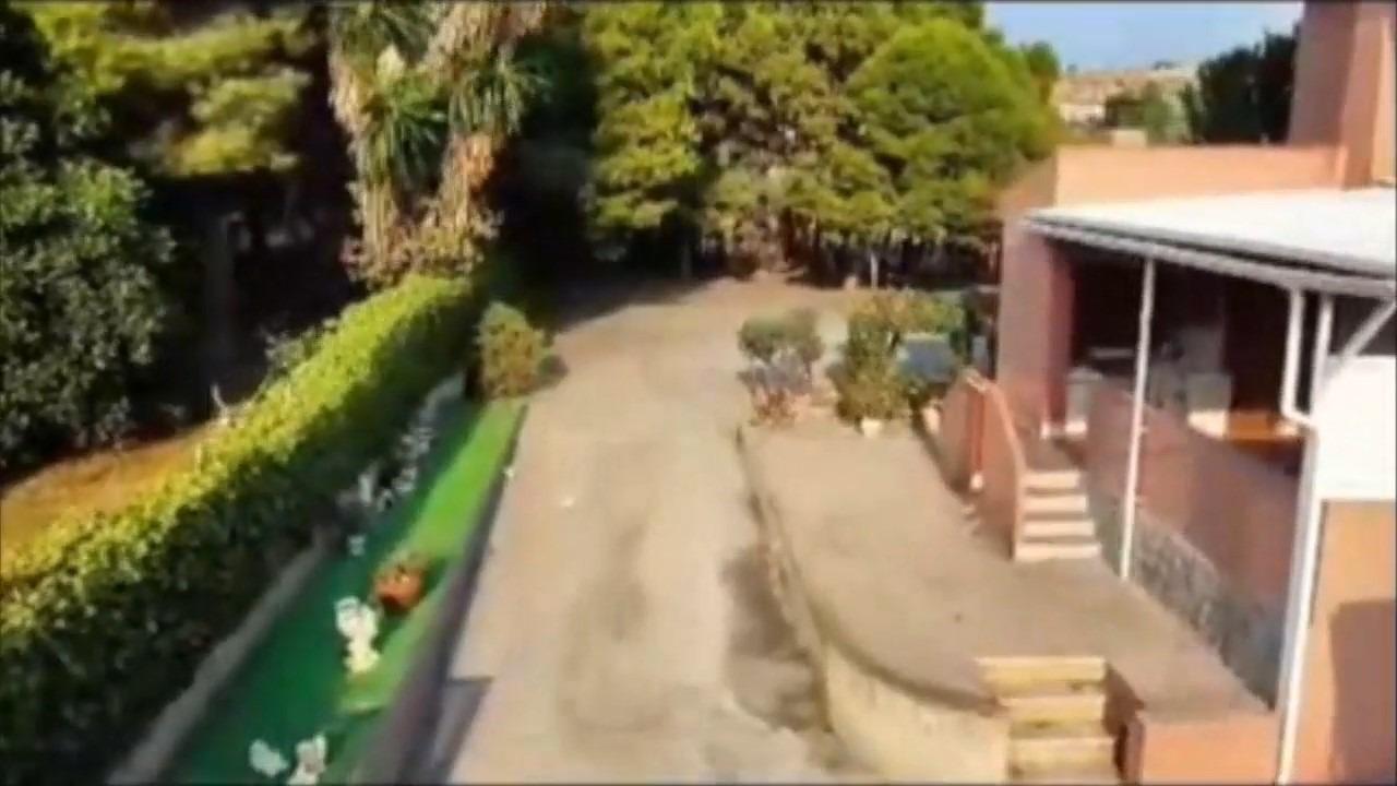 Extraordinaria villa con dos viviendas gemelas