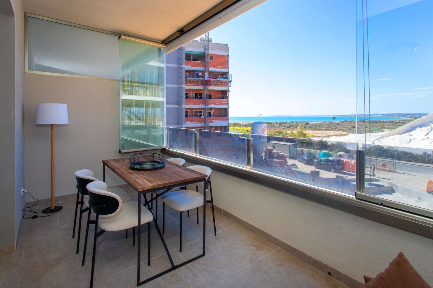 Increíble Apartamento en Santa Pola ¡A Solo 80 Metros del Mar!