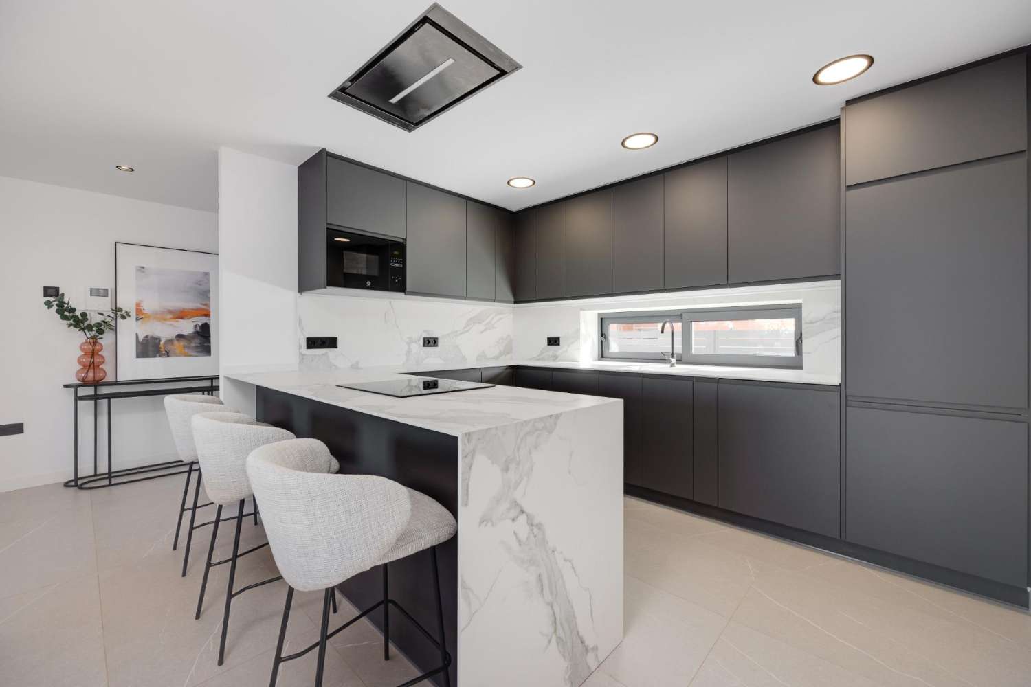 Exclusiva Villa en Torrevieja: Lujo, Comodidad y Proximidad al Mar