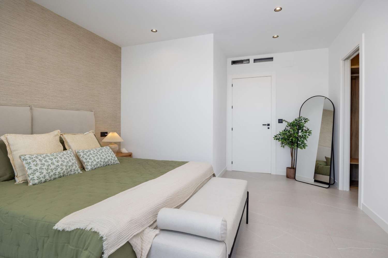 Exclusiva Villa en Torrevieja: Lujo, Comodidad y Proximidad al Mar
