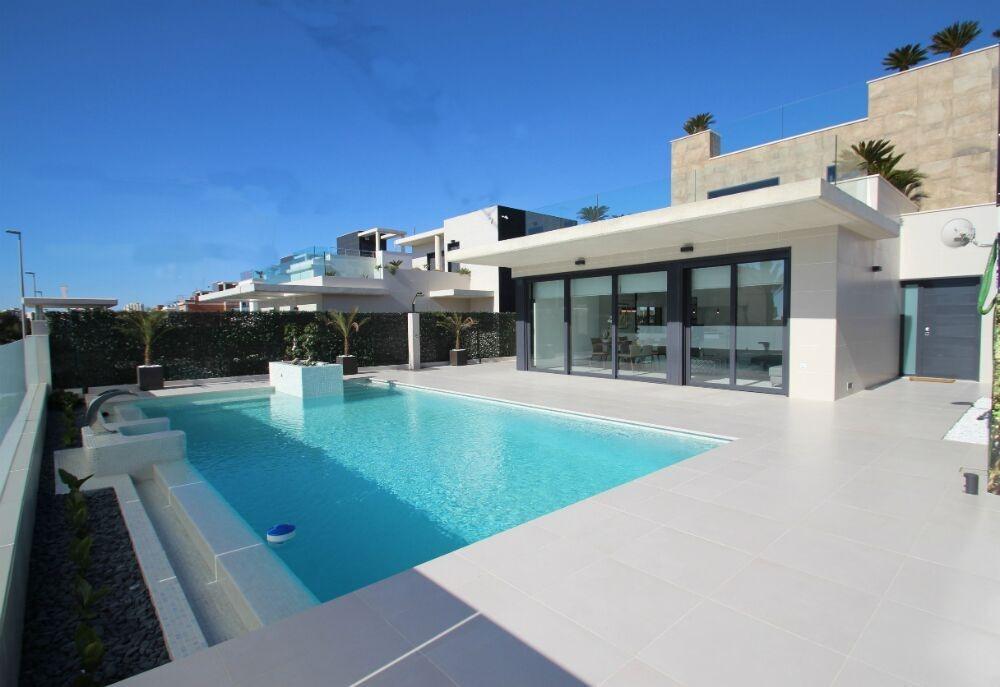 Exclusiva Villa de Lujo en Campoamor, Orihuela Costa - A pasos del Mar