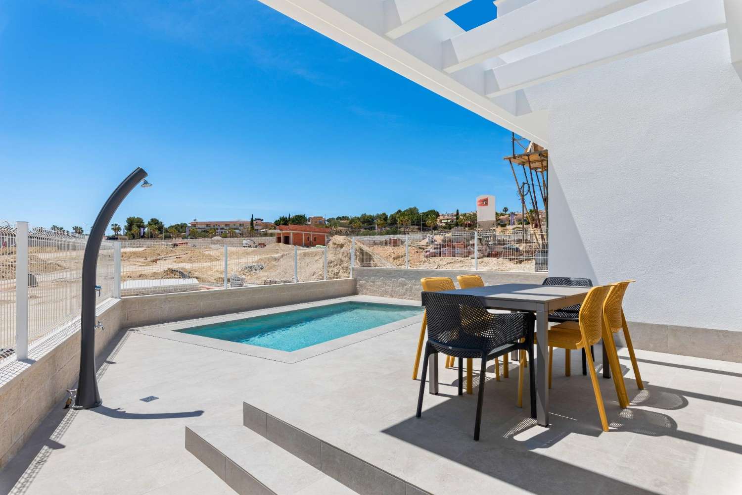 Villa con Piscina Privada en Algorfa, Alicante