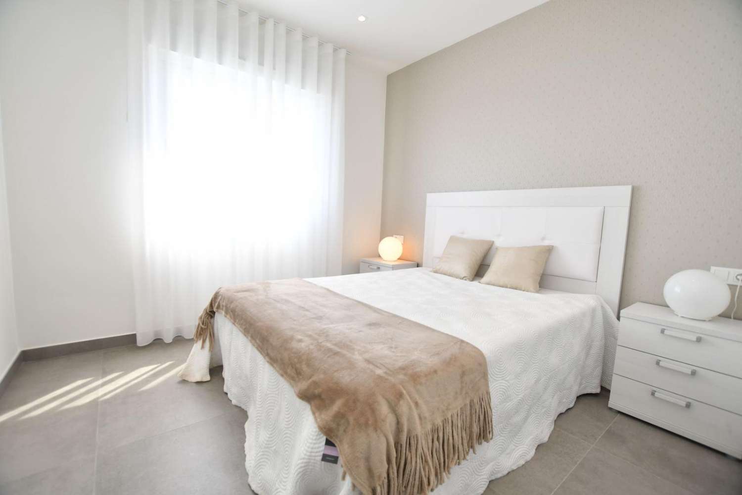 Bungalow Nuevo en San Miguel de Salinas – ¡Tu Paraíso a Solo 5 km del Mar!