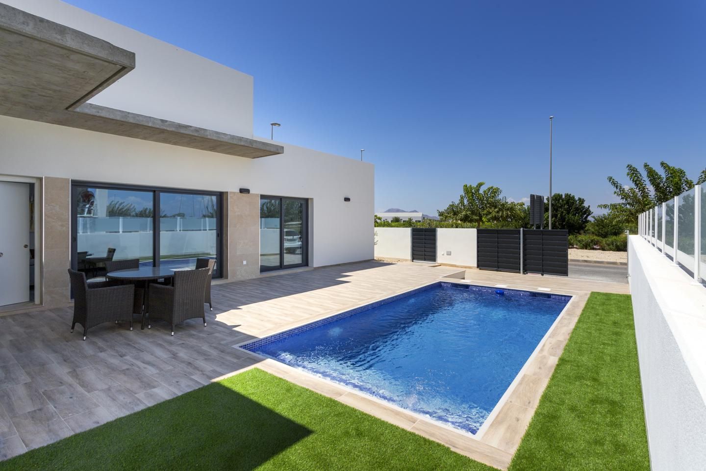Bonita Villa Moderna en Daya Nueva (Alicante)