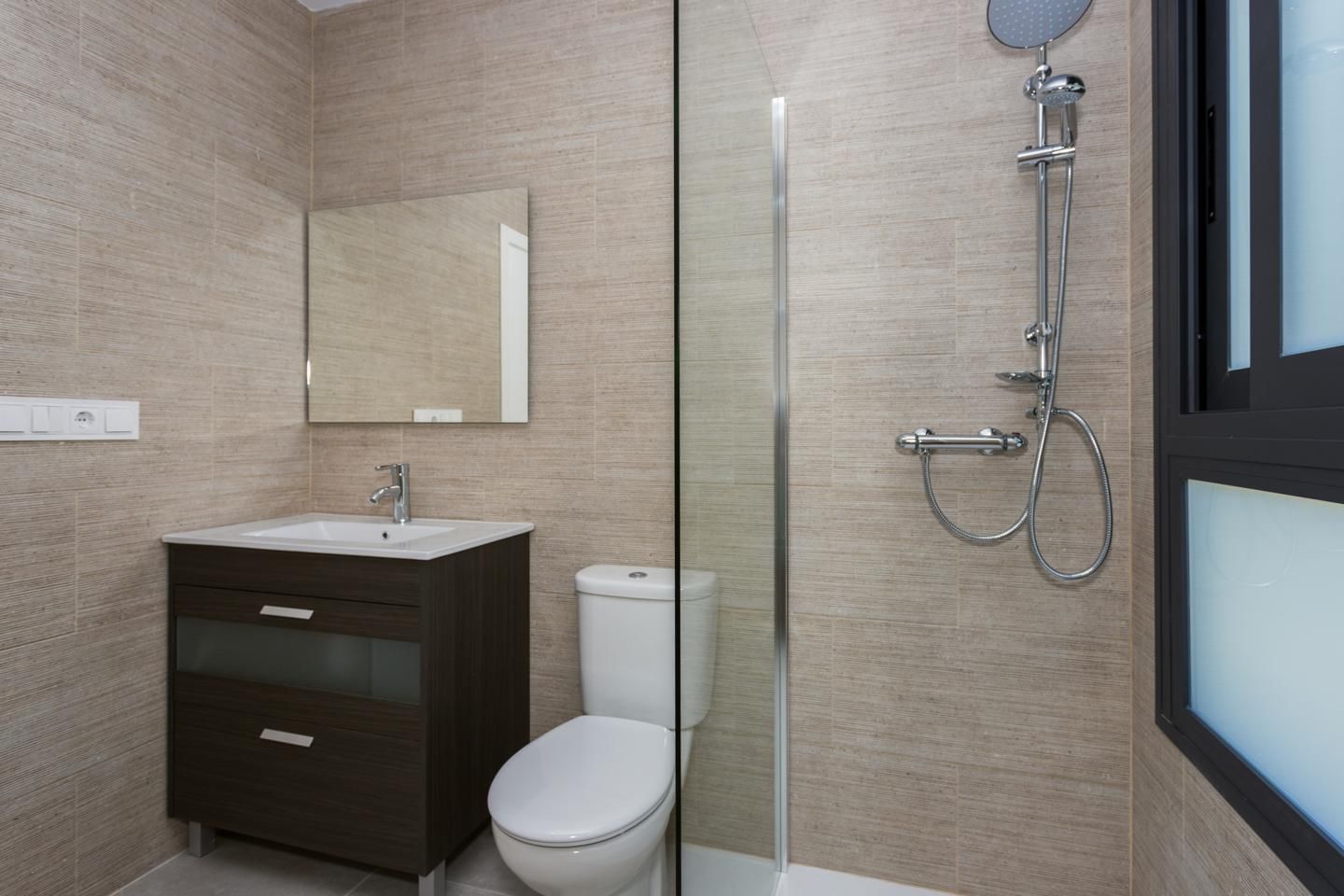 Bonita Villa Moderna en Daya Nueva (Alicante)