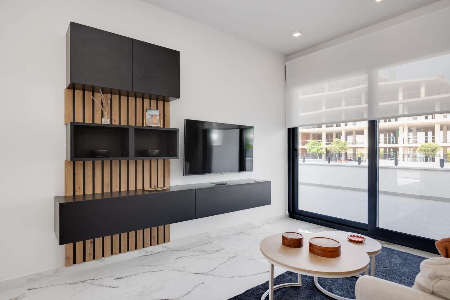 Moderno Ático en San Miguel de Salinas con Solarium y Terraza Privadas