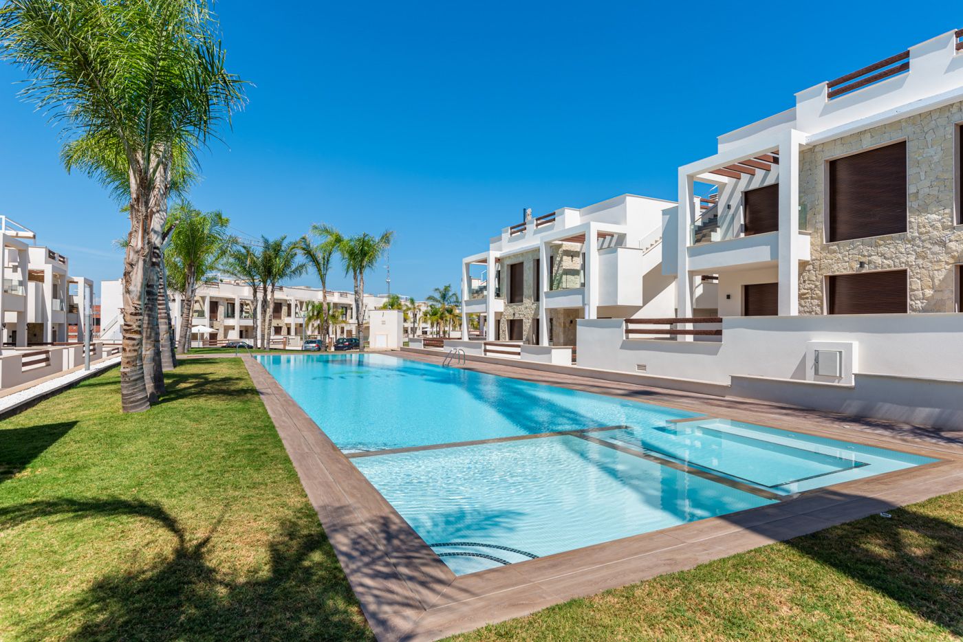 Bungalow Nuevo en Los Balcones, Torrevieja - ¡Oportunidad Única!