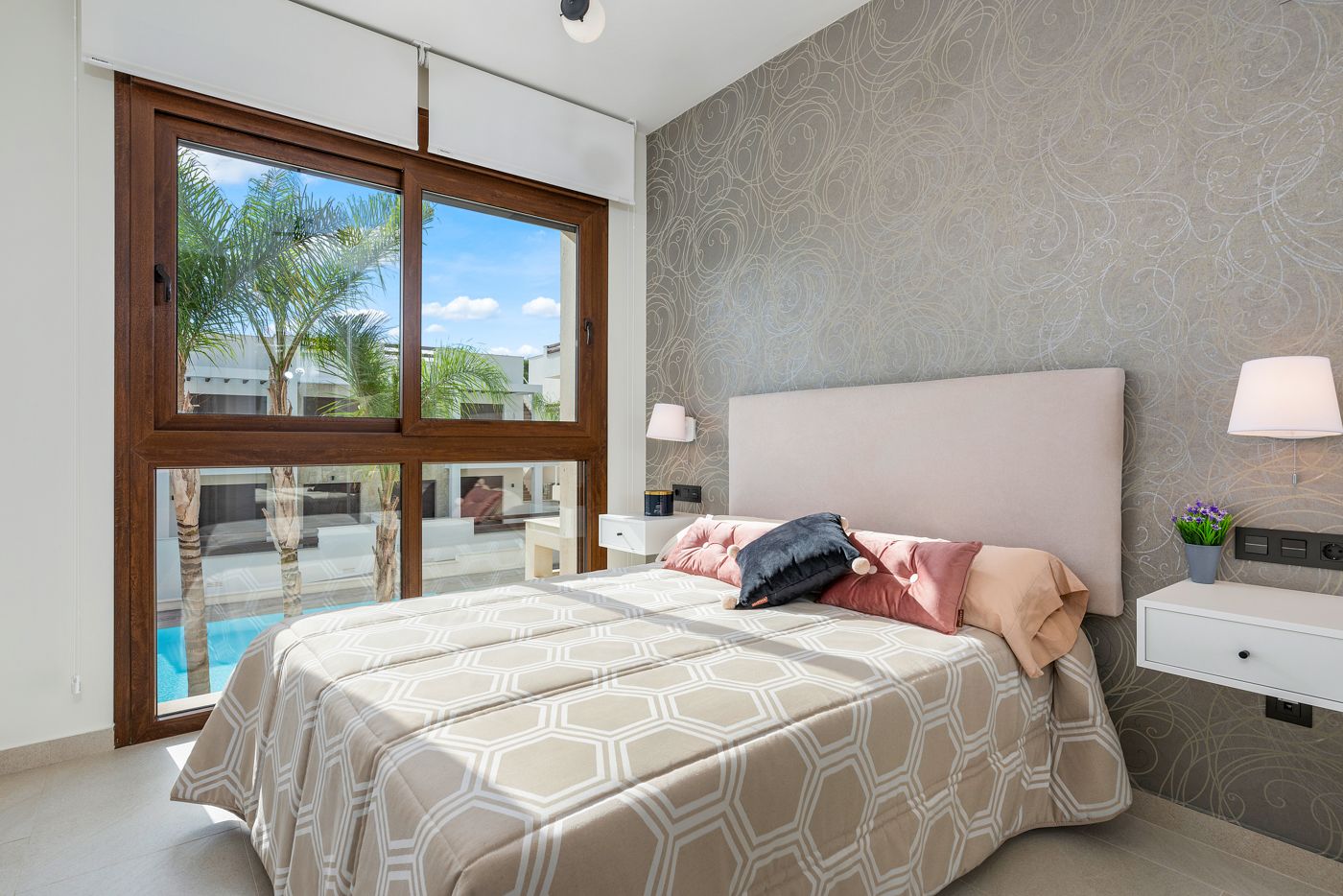 Bungalow Nuevo en Los Balcones, Torrevieja - ¡Oportunidad Única!