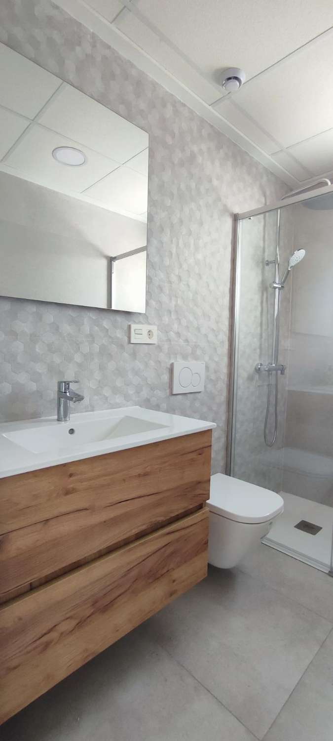 Encantador Bungalow con Terraza Privada en Pilar de la Horadada