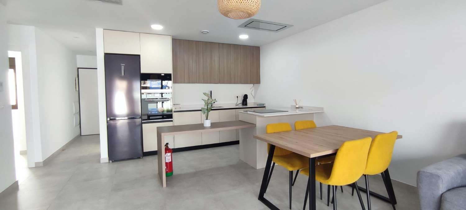 Encantador Bungalow con Terraza Privada en Pilar de la Horadada