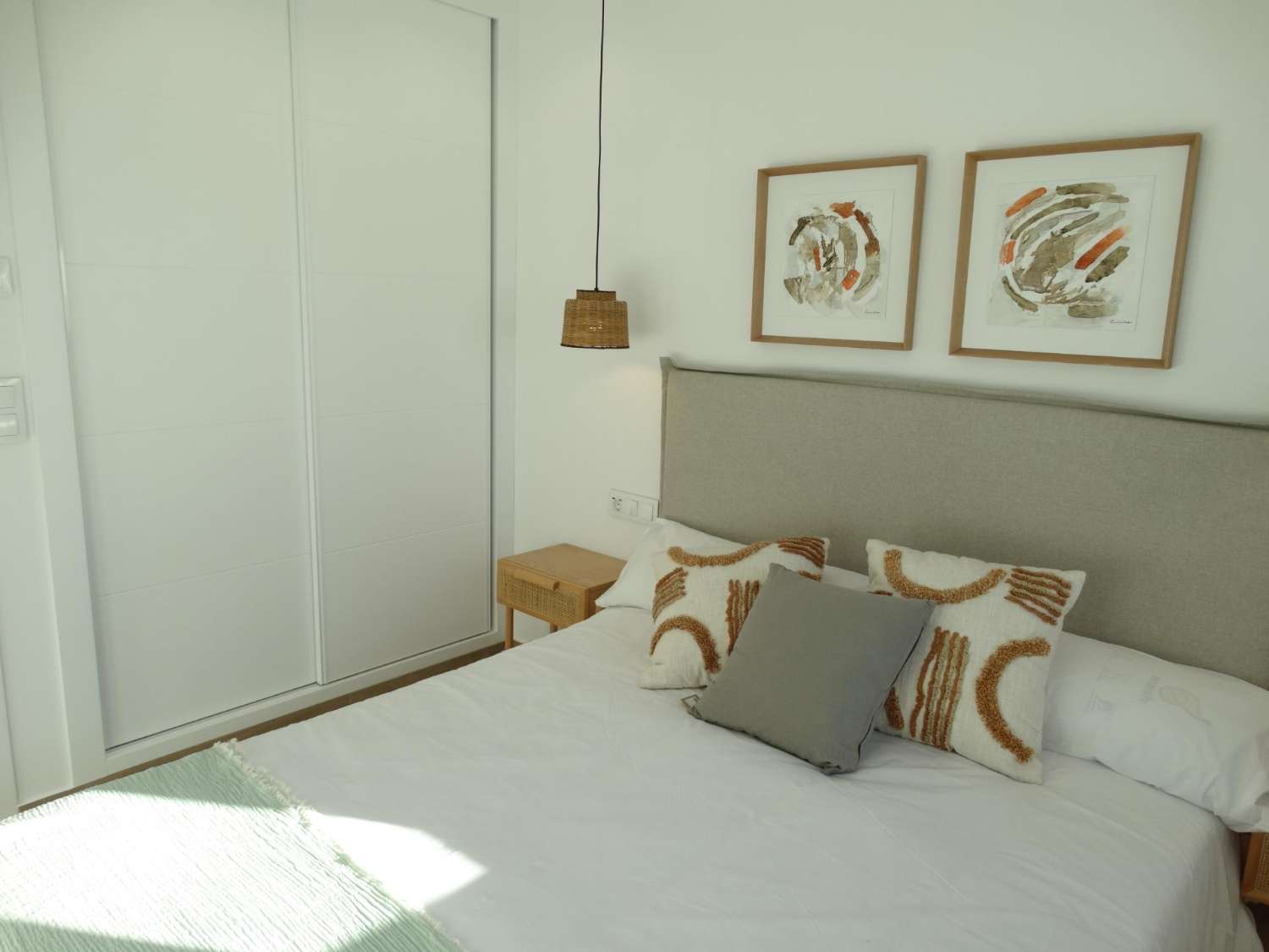 Bungalow Soleado con Terraza Privada en Pilar de la Horadada
