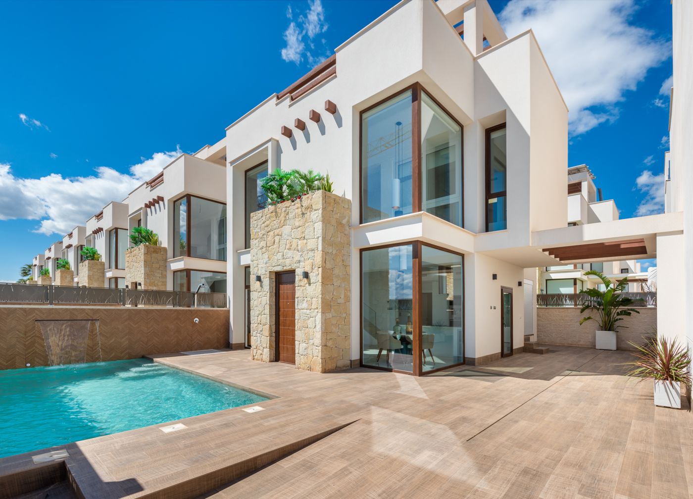 Exquisita Villa con Piscina Privada y Jardín en Ciudad Quesada
