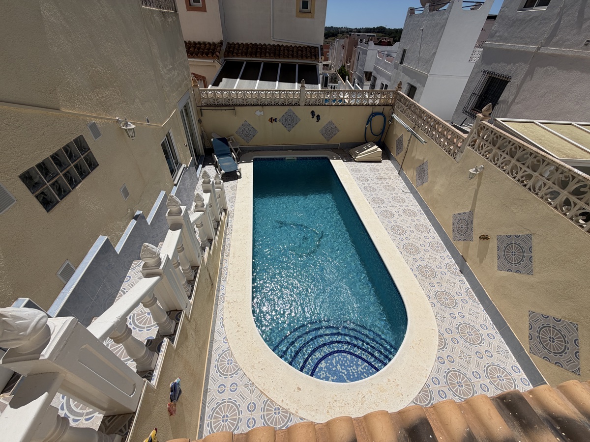 Maison de ville de 3 chambres et 3 salles de bain à San Miguel De Salinas