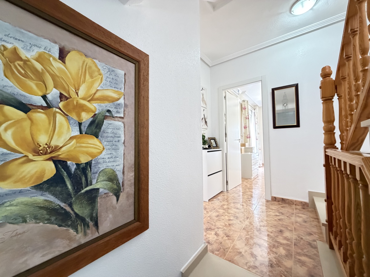 Casa adosada de 2 dormitorios y 2 baños en La Zenia