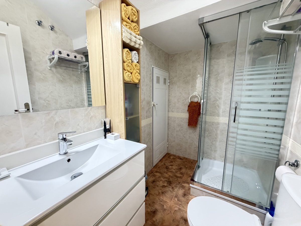 Casa adosada de 2 dormitorios y 2 baños en La Zenia