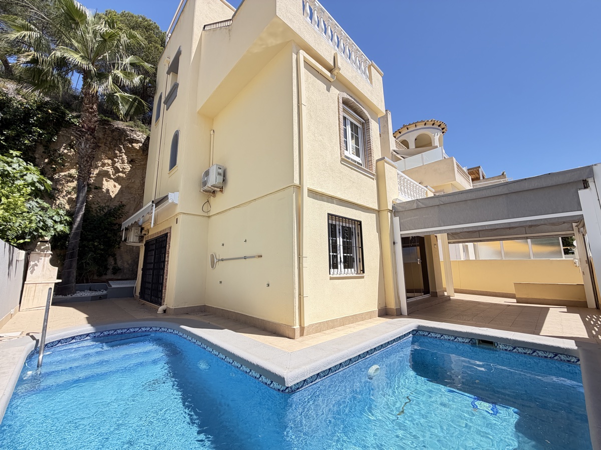 Villa de 4 dormitorios/4 baños en Las Ramblas Golf