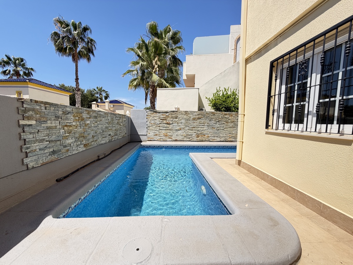 Villa de 4 dormitorios/4 baños en Las Ramblas Golf