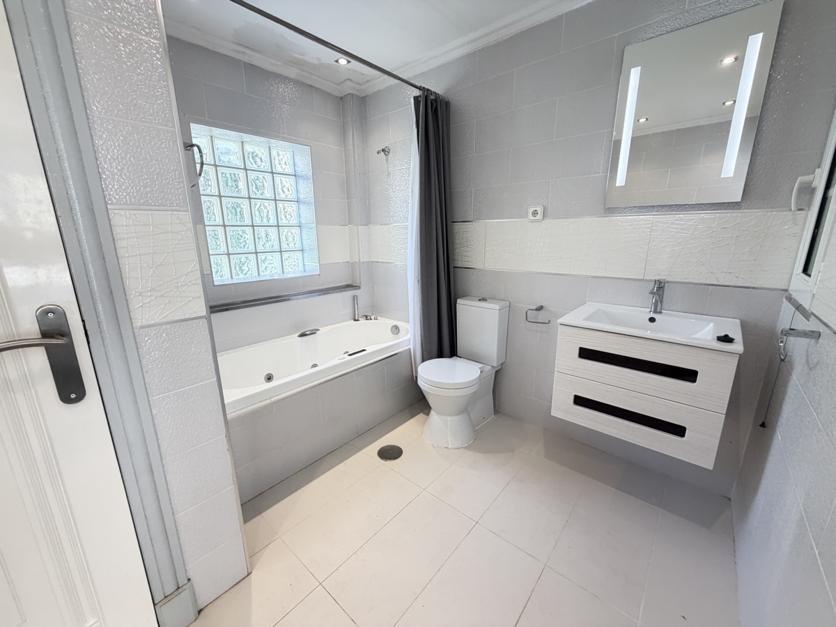 Villa de 4 dormitorios/4 baños en Las Ramblas Golf