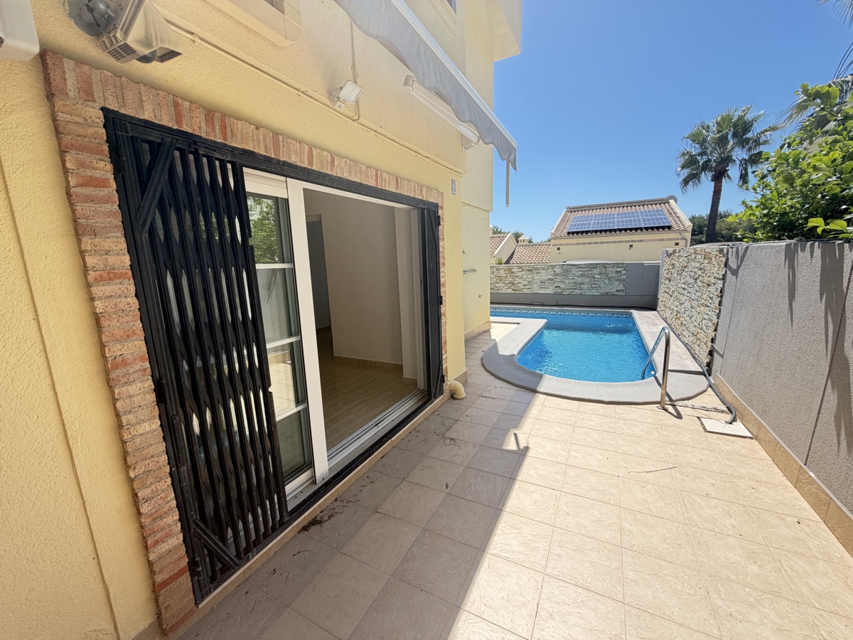 Villa de 4 dormitorios/4 baños en Las Ramblas Golf