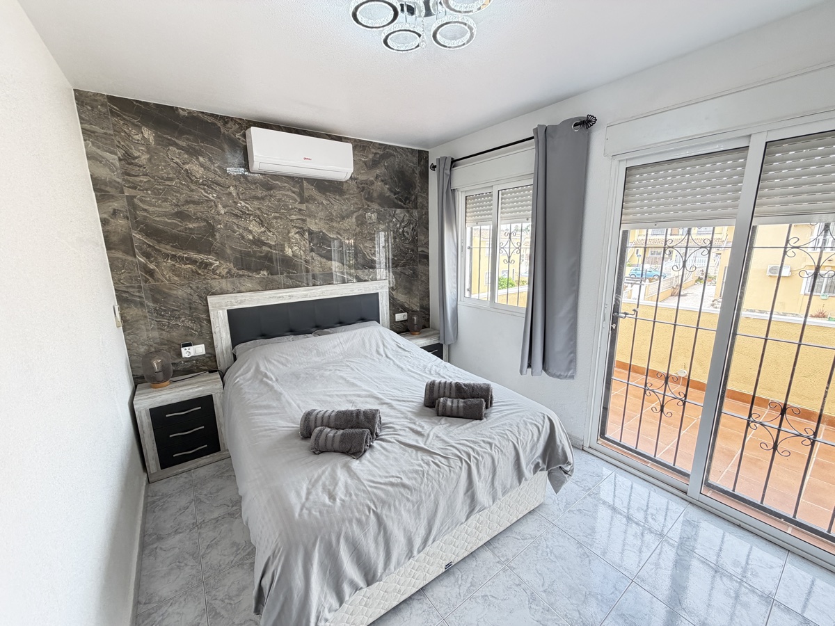 Villa de 4 dormitorios y 3 baños en Villamartin
