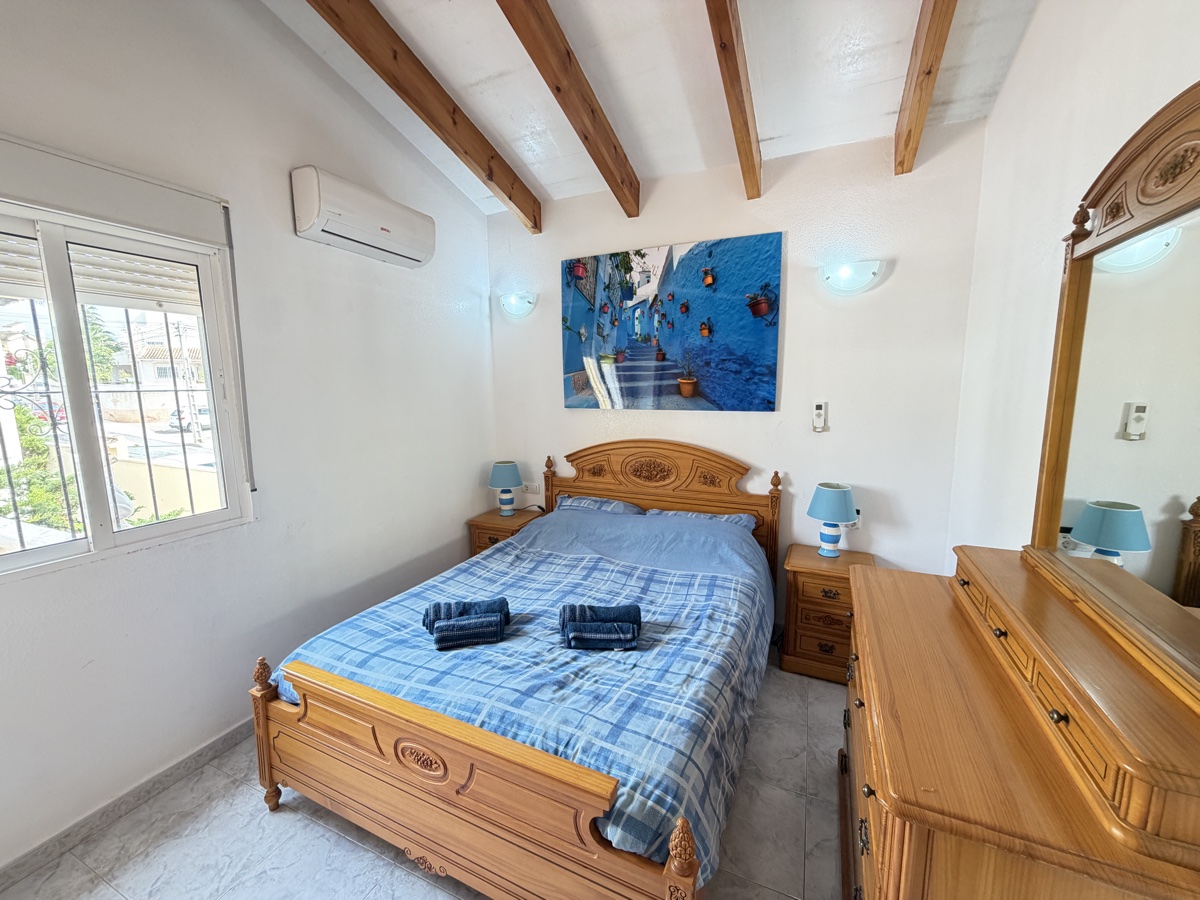 Villa de 4 dormitorios y 3 baños en Villamartin