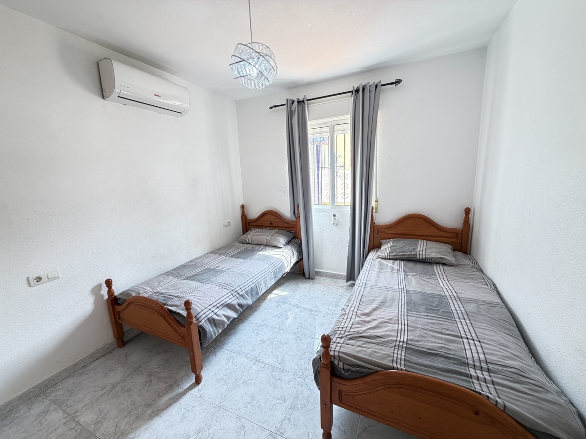 Villa de 4 dormitorios y 3 baños en Villamartin