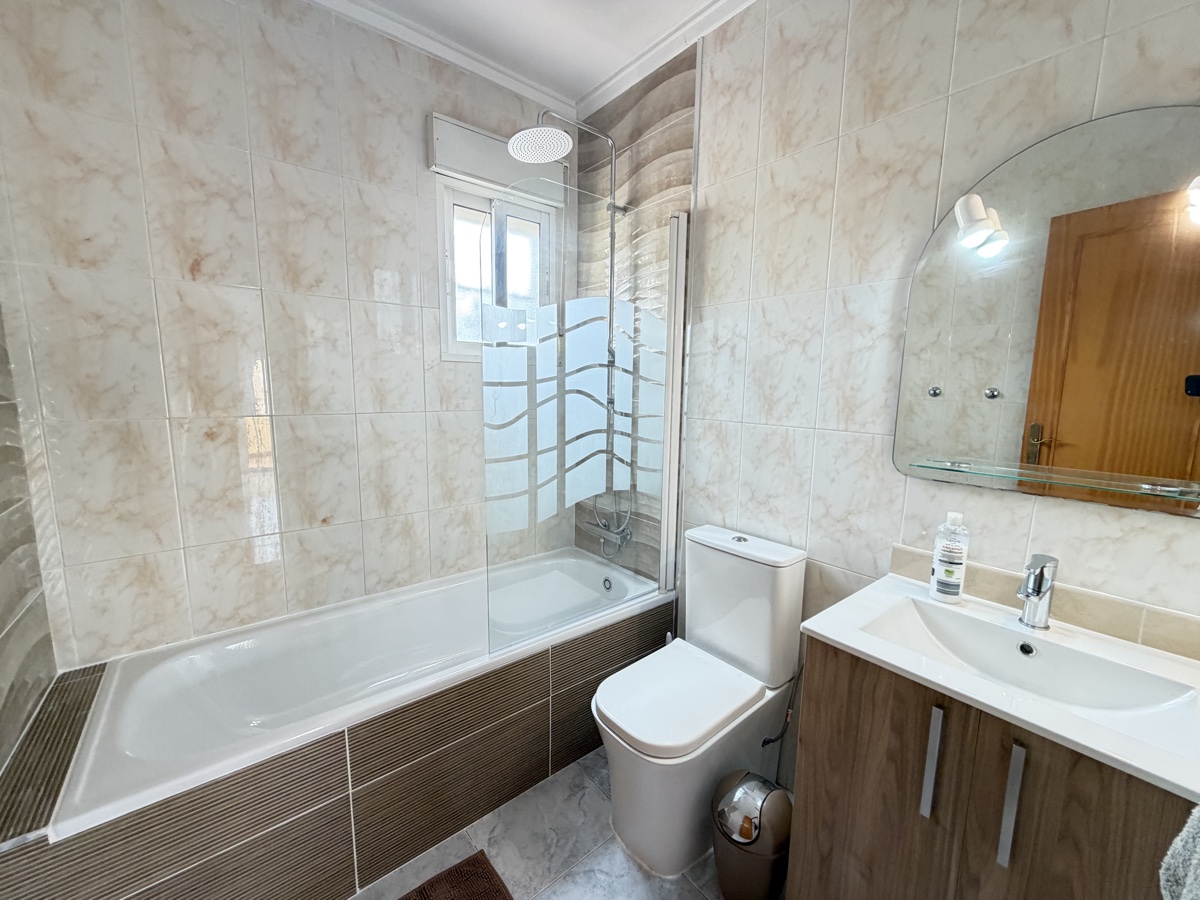 Villa de 4 dormitorios y 3 baños en Villamartin