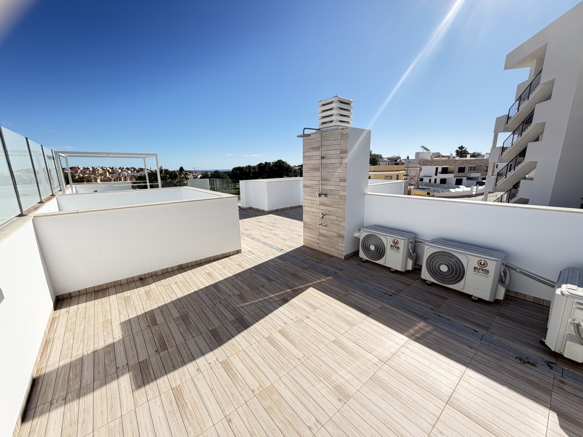 Villa de 4 dormitorios y 3 baños en Villamartin