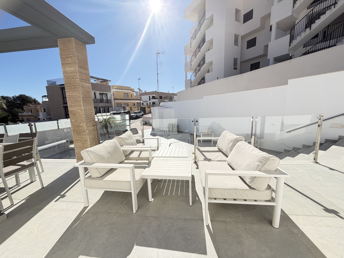 Villa de 4 dormitorios y 3 baños en Villamartin