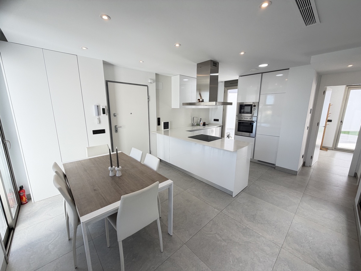 Villa de 4 dormitorios y 3 baños en Villamartin