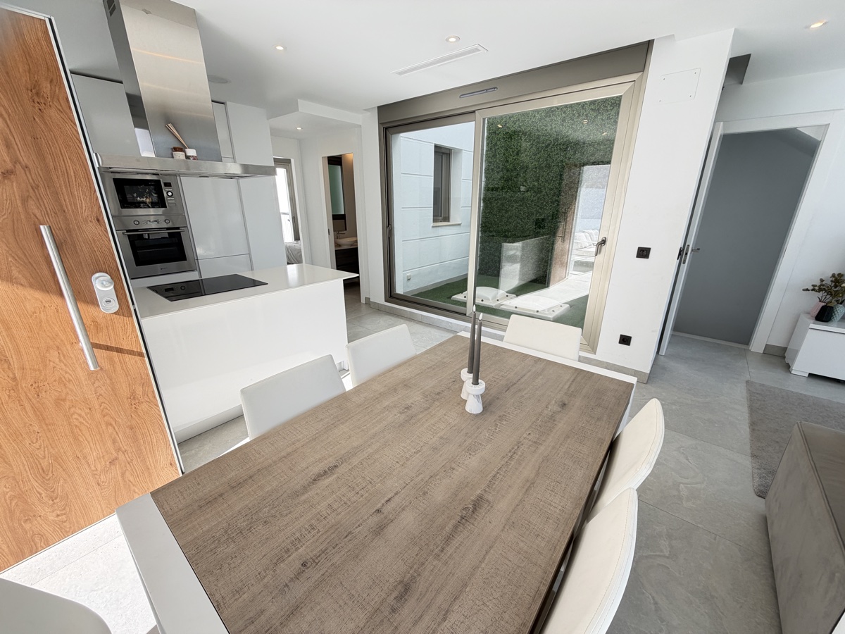 Villa de 4 dormitorios y 3 baños en Villamartin