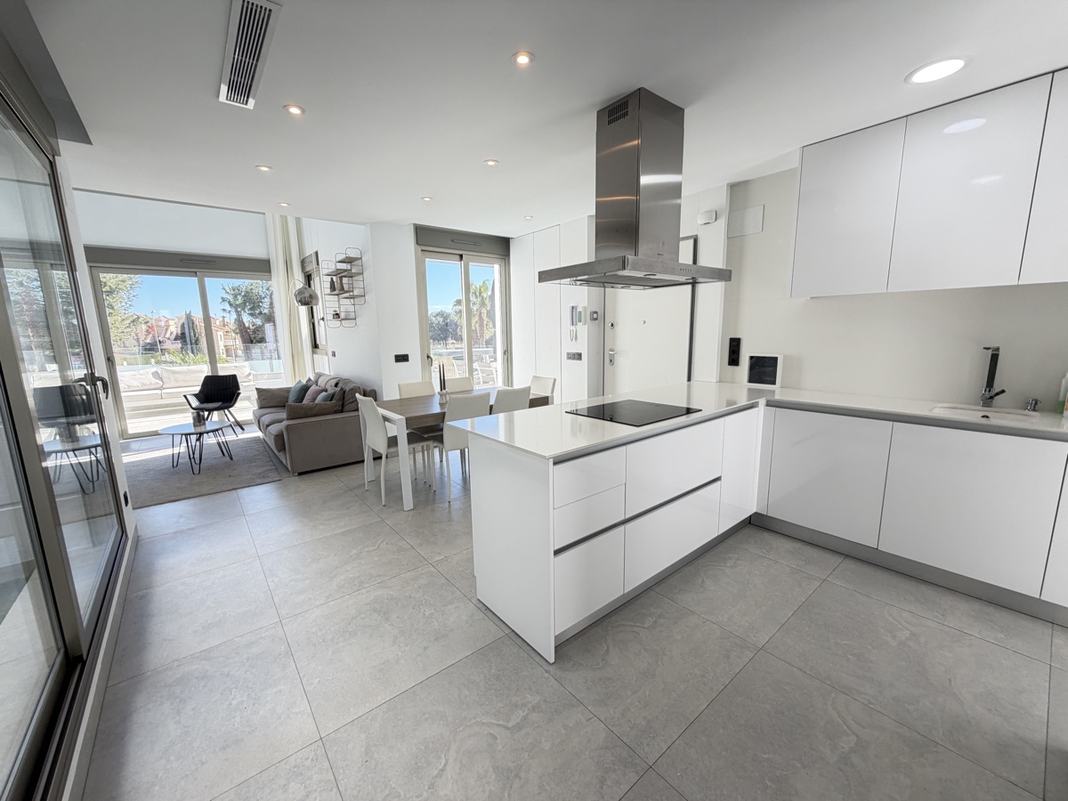 Villa de 4 dormitorios y 3 baños en Villamartin