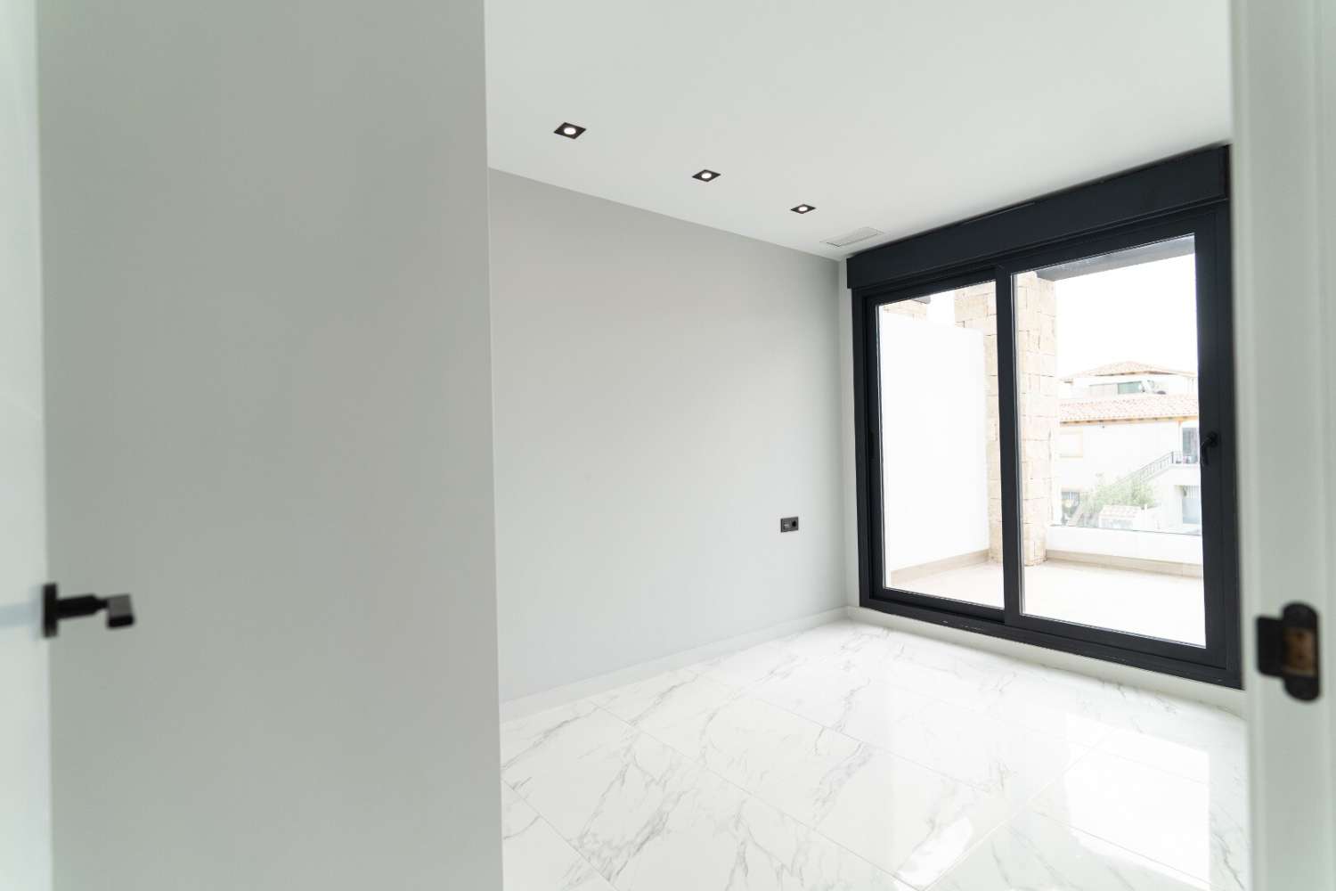 Exclusive villa in Punta Prima, ready to move in
