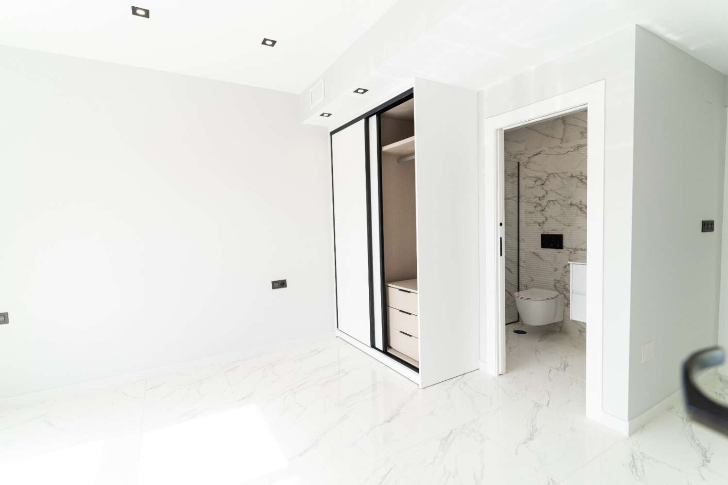 Exclusive villa in Punta Prima, ready to move in