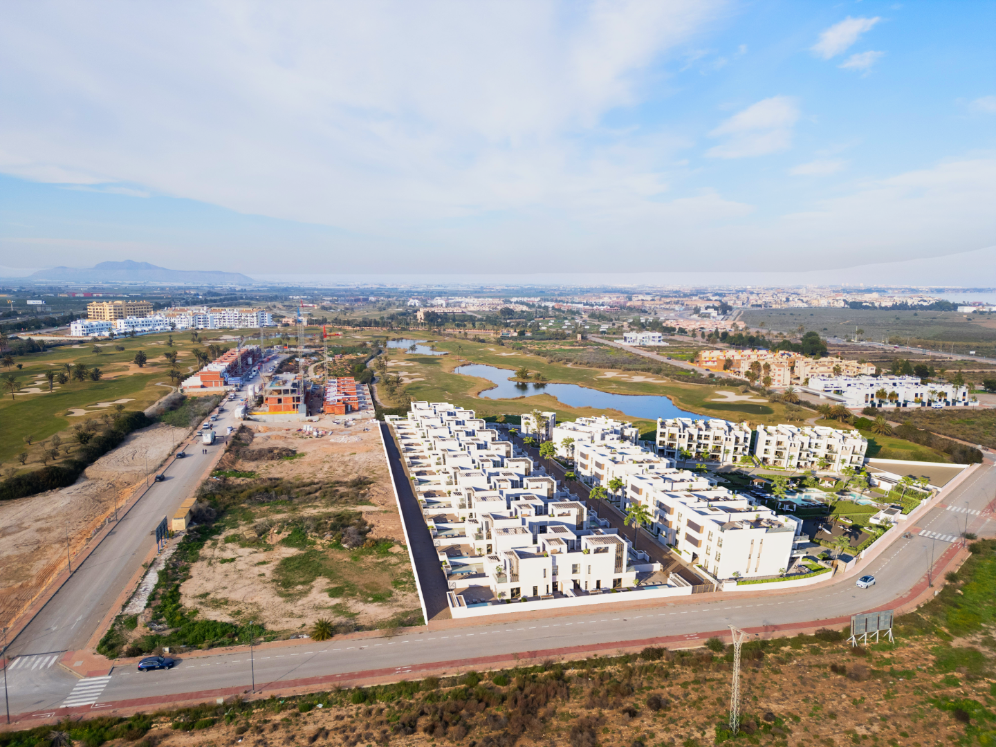 Quadruple villas in Los Alcázares, near Serena Golf and 500m from the Mar Menor