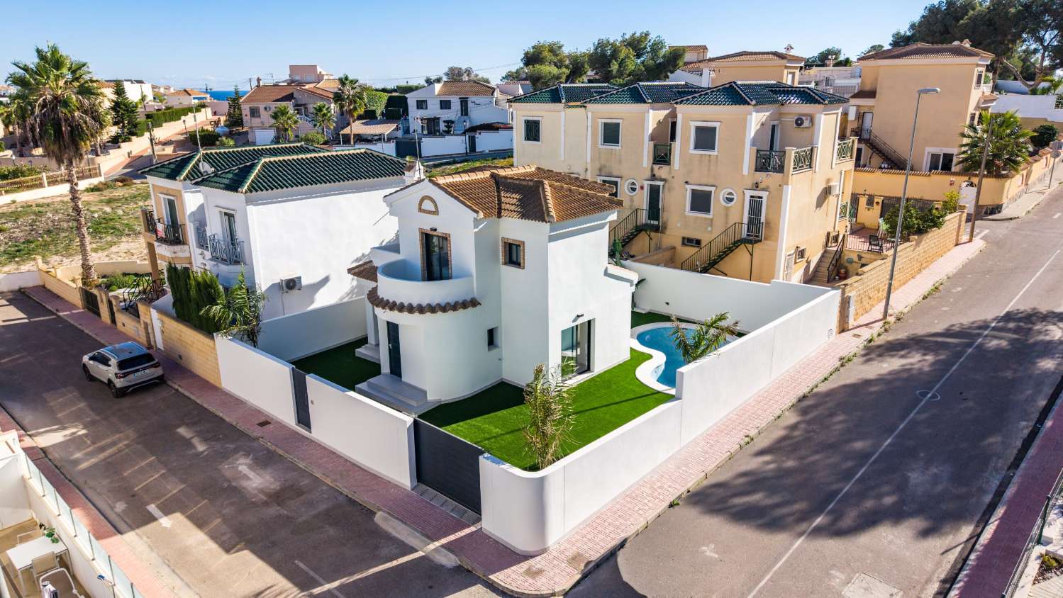 Villa totalmente renovada en Las Filipinas - Orihuela Costa