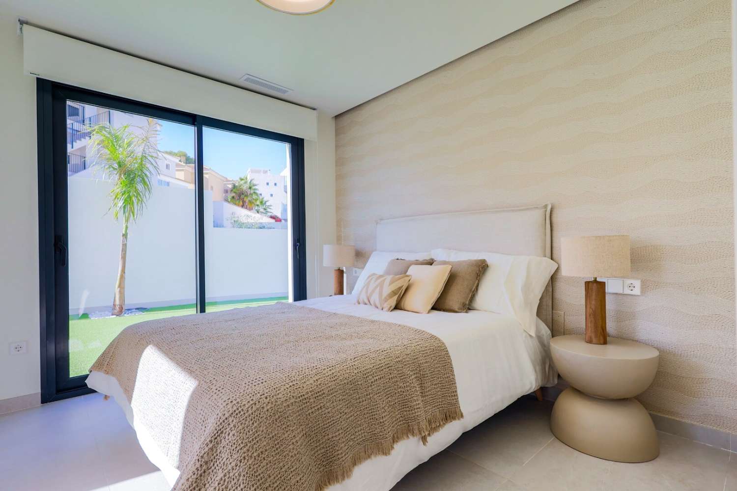 Villa totalmente renovada en Las Filipinas - Orihuela Costa