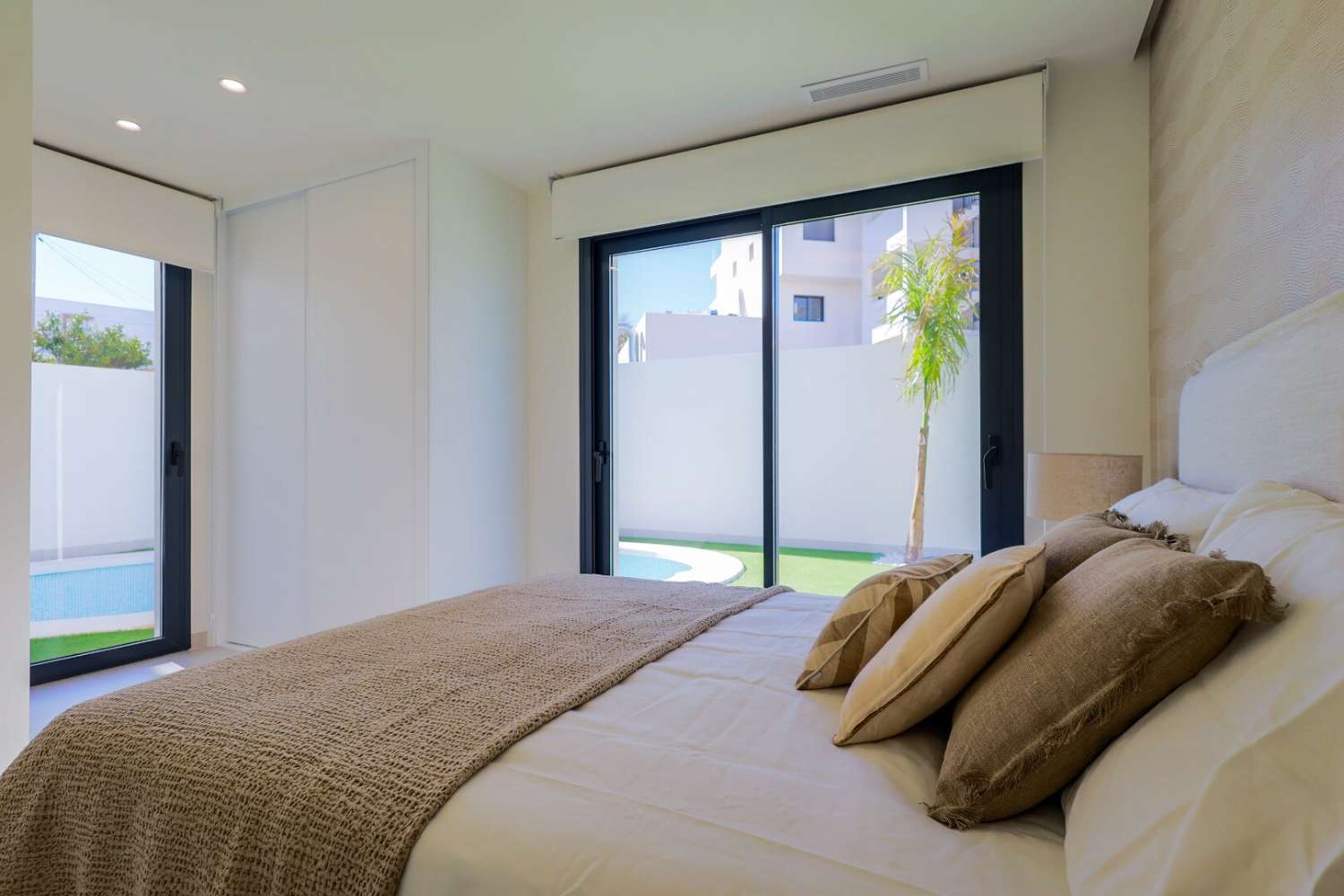 Villa totalmente renovada en Las Filipinas - Orihuela Costa