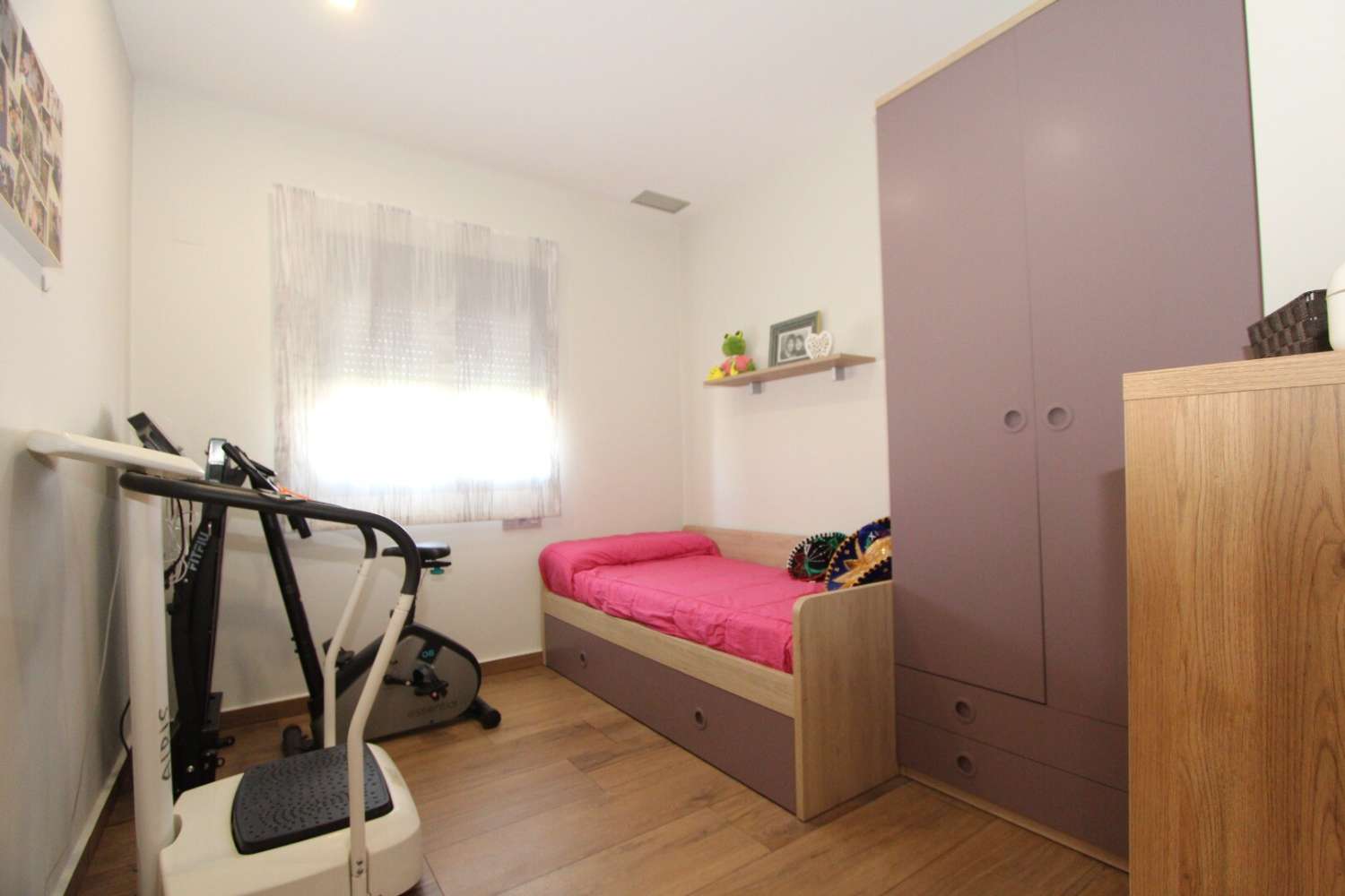Tu refugio perfecto: un chalet independiente con grandes detalles y acabados excepcionales.