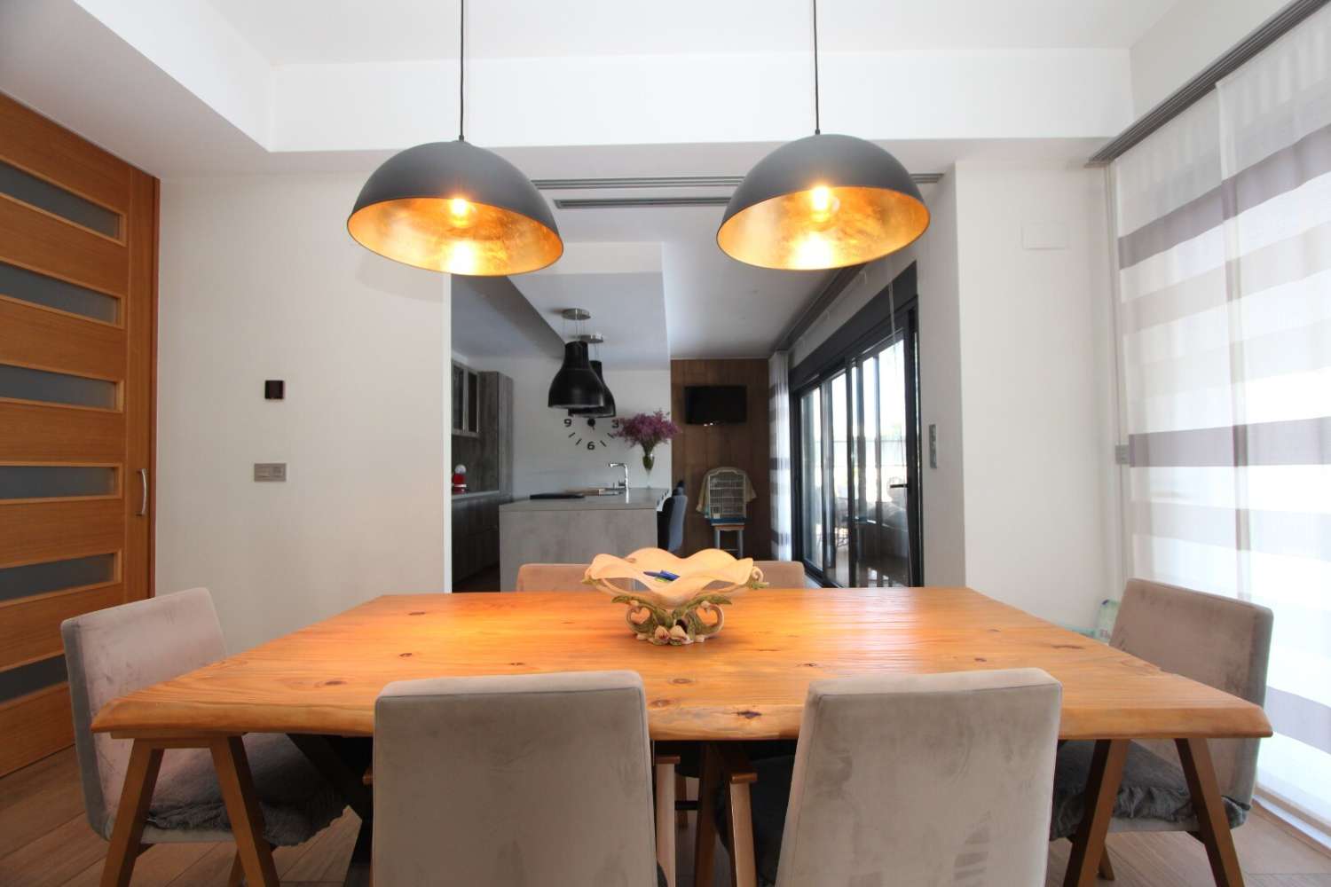 Tu refugio perfecto: un chalet independiente con grandes detalles y acabados excepcionales.