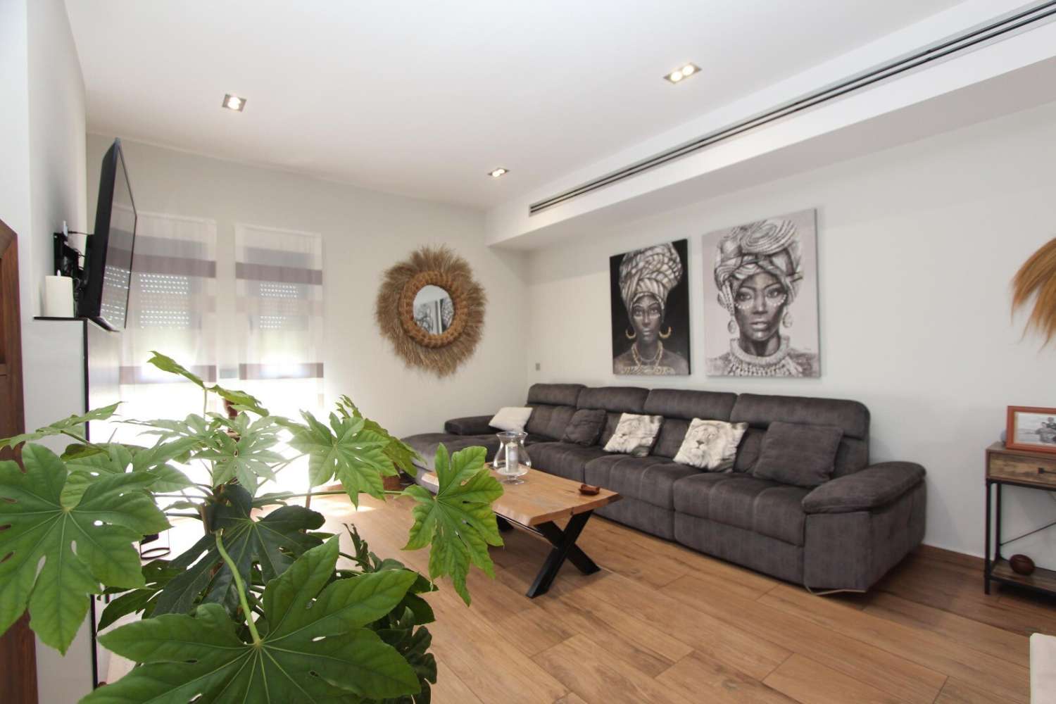 Tu refugio perfecto: un chalet independiente con grandes detalles y acabados excepcionales.