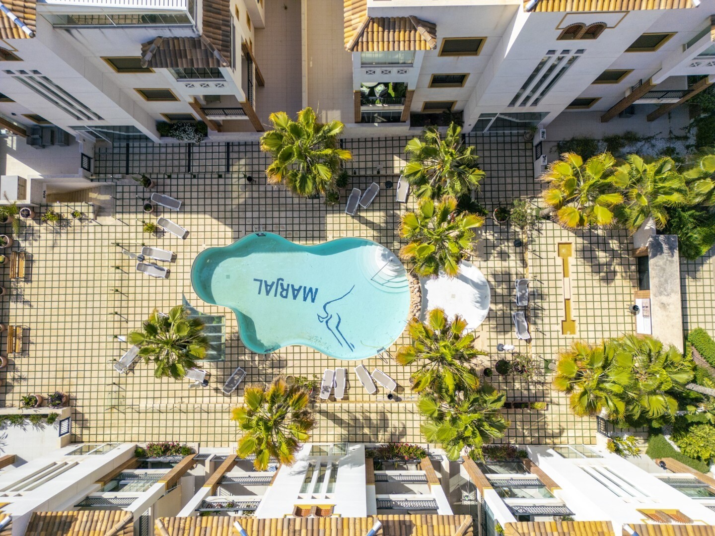 Exclusivo apartamento de reciente construcción en moderno residencial con completas zonas comunes y vistas al mar.