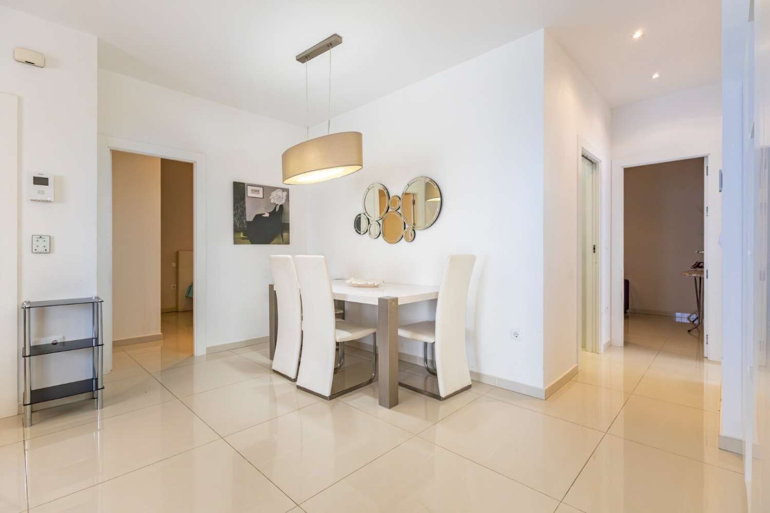 Exclusivo apartamento de reciente construcción en moderno residencial con completas zonas comunes y vistas al mar.