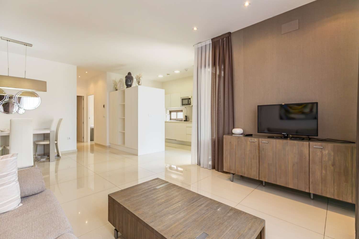 Exclusivo apartamento de reciente construcción en moderno residencial con completas zonas comunes y vistas al mar.