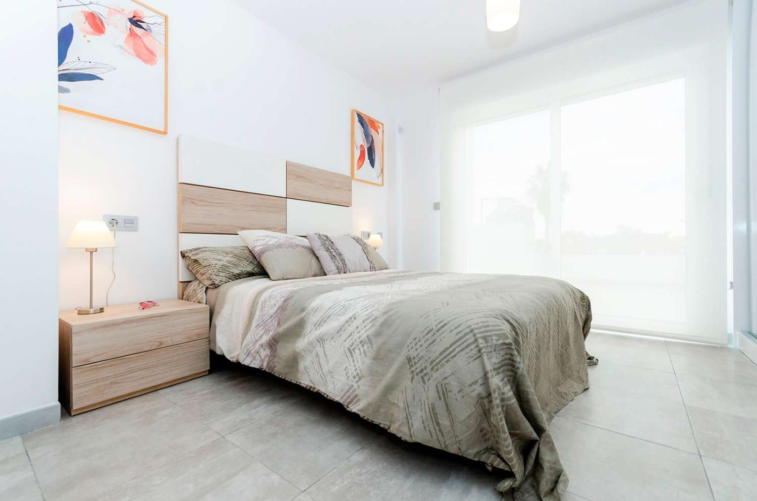 Villa in Torrevieja met uitzicht op het roze zoutmeer en dicht bij alle denkbare voorzieningen.