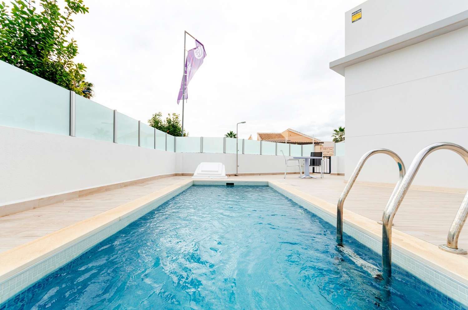 Villa in Torrevieja met uitzicht op het roze zoutmeer en dicht bij alle denkbare voorzieningen.