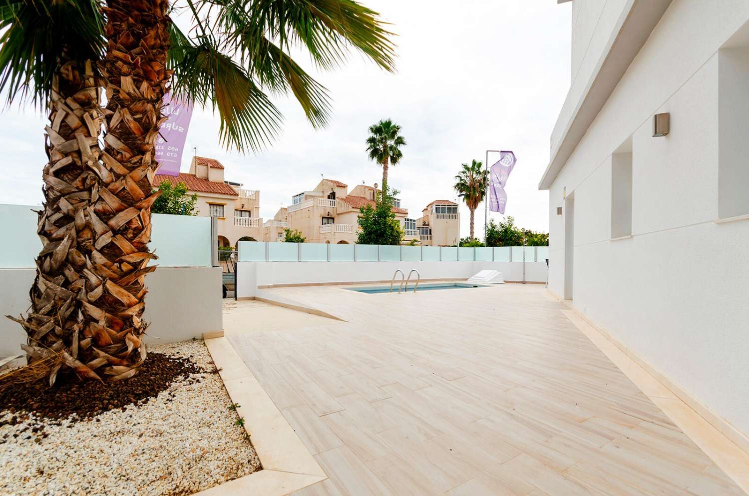 Villa in Torrevieja met uitzicht op het roze zoutmeer en dicht bij alle denkbare voorzieningen.