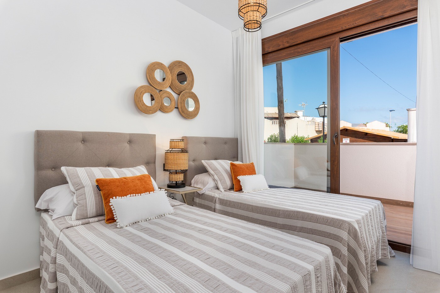 Apartamento de obra nueva, en planta baja, en Los Balcones, Torrevieja