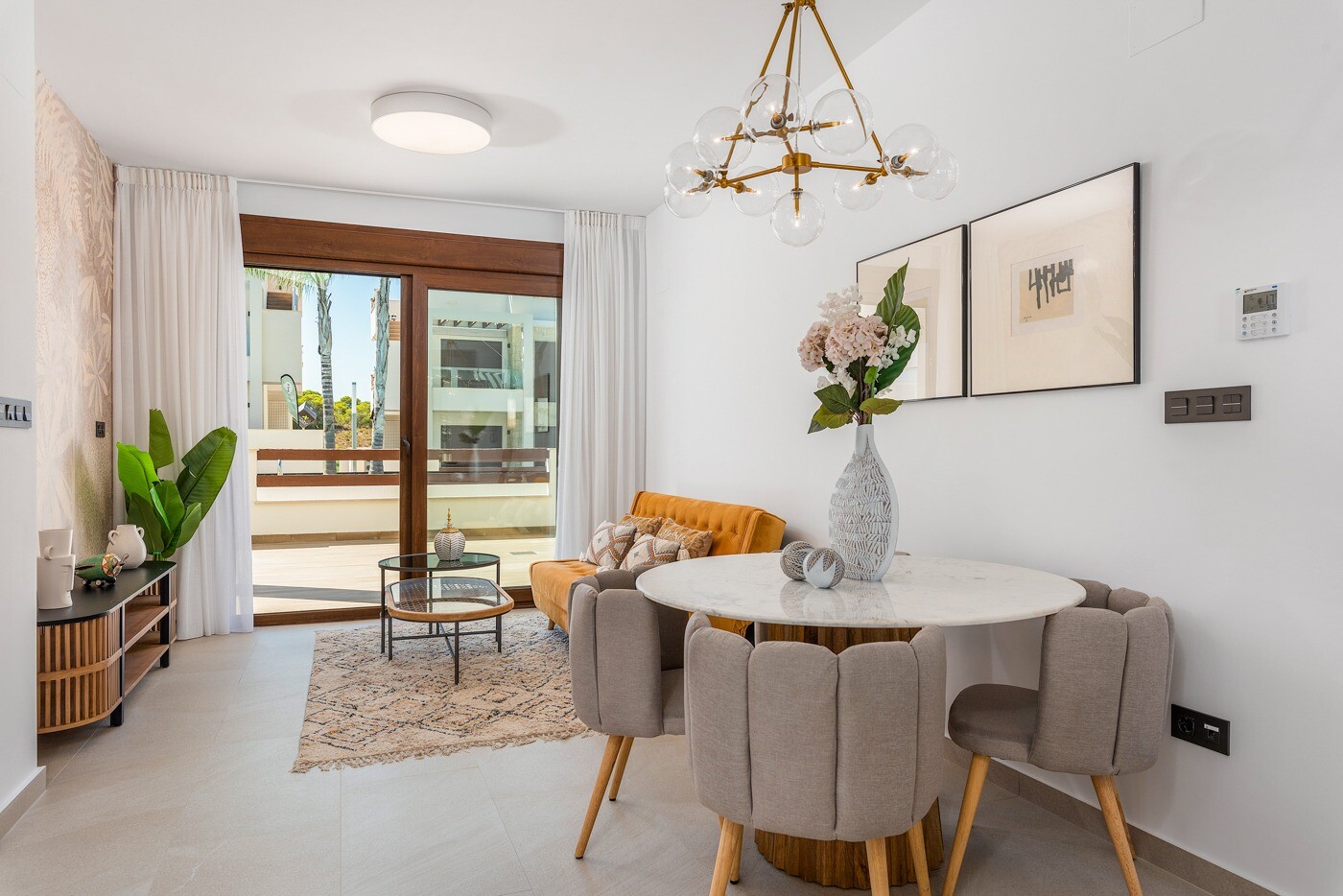 Apartamento de obra nueva, en planta baja, en Los Balcones, Torrevieja